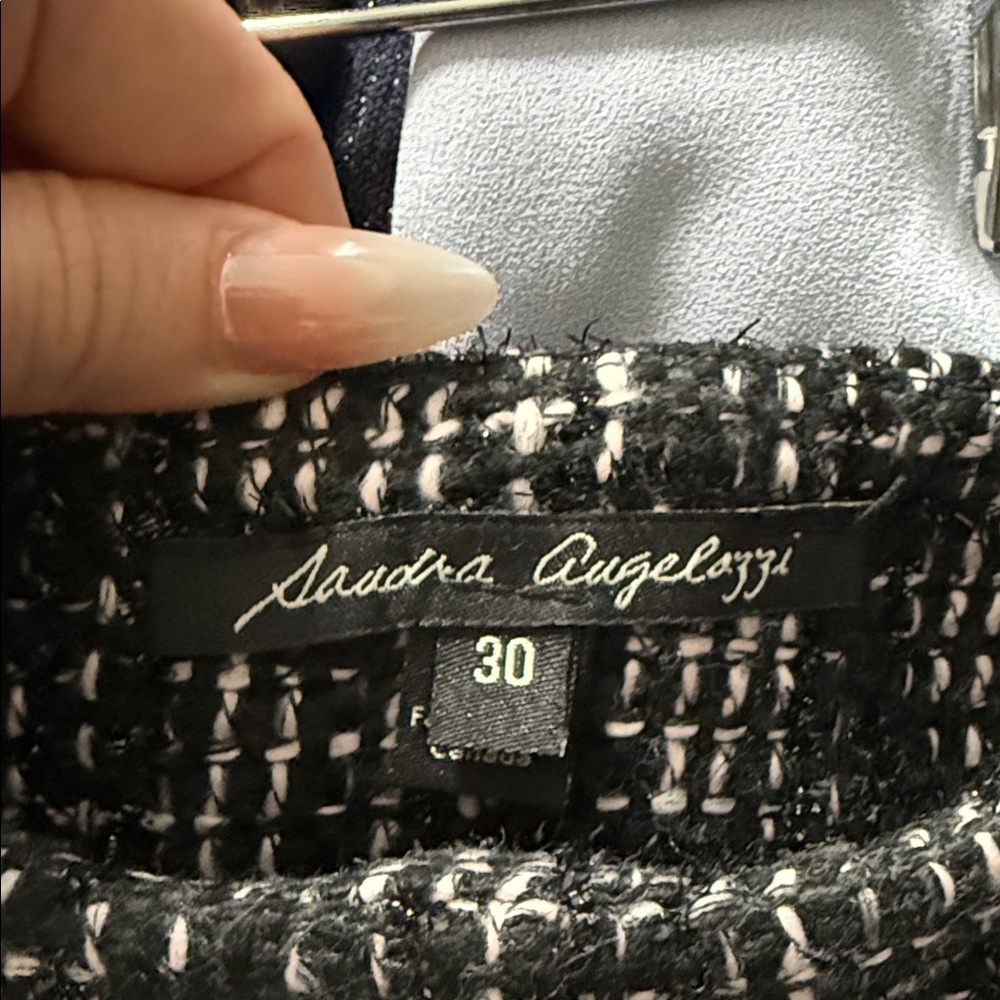 Chic Black Tweed Pencil Skirt - Picture 6 of 8